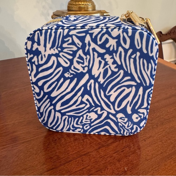 Lilly Pulitzer Quilted Travel Jewelry Case – Martinique Blue Zee Bebe – New - Picture 12 of 13